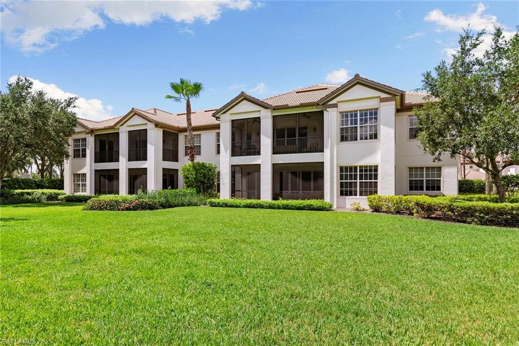 8085 Players Cove Dr 201, Naples, FL 34113-38