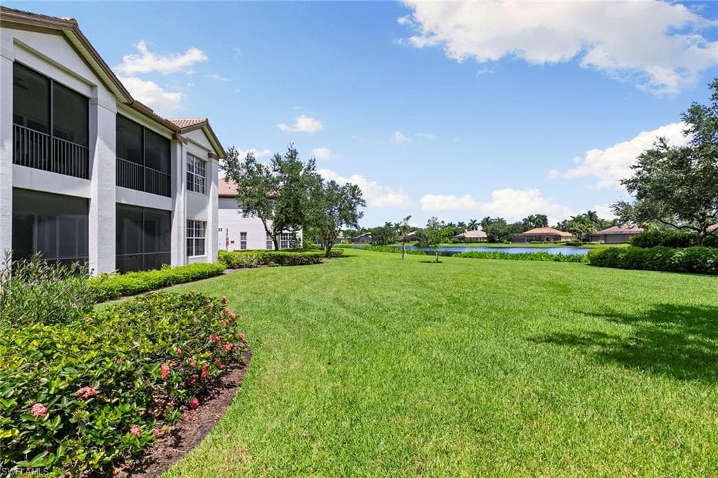 8085 Players Cove Dr 201, Naples, FL 34113-39
