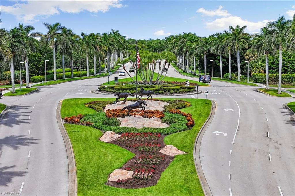 8085 Players Cove Dr 201, Naples, FL 34113-44
