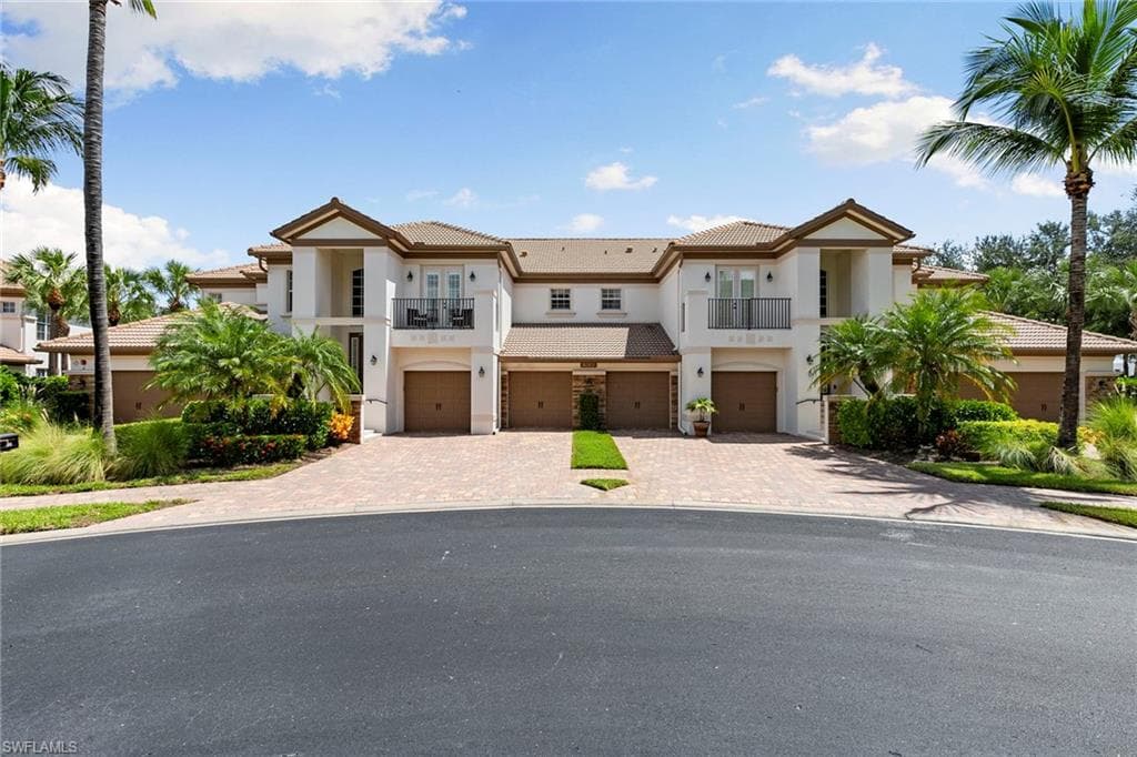 8085 Players Cove Dr 201, Naples, FL 34113-49