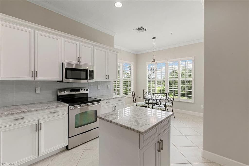 8085 Players Cove Dr 201, Naples, FL 34113-51