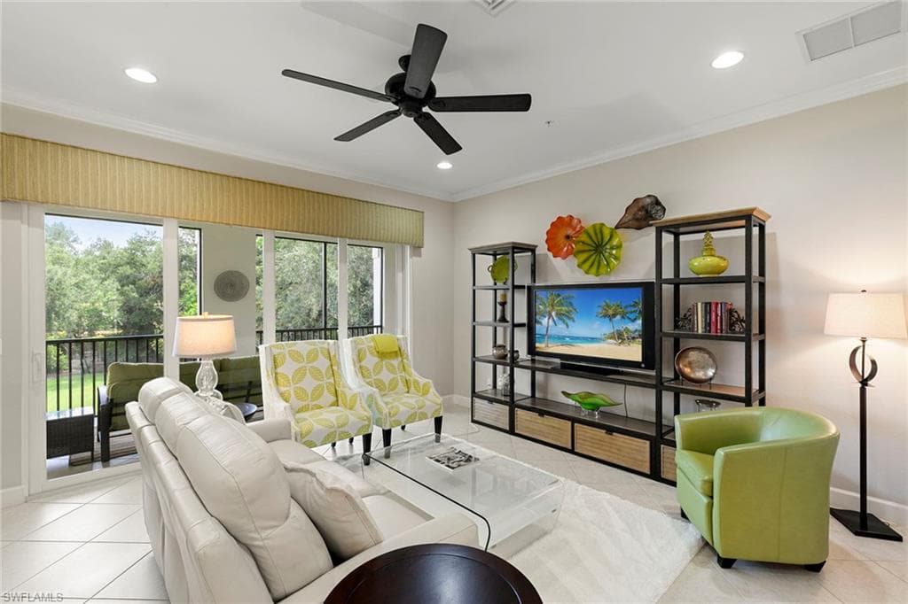 8085 Players Cove Dr 201, Naples, FL 34113-5