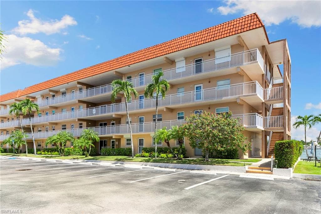 1200 Edington Pl A404, Marco Island, FL 34145-43