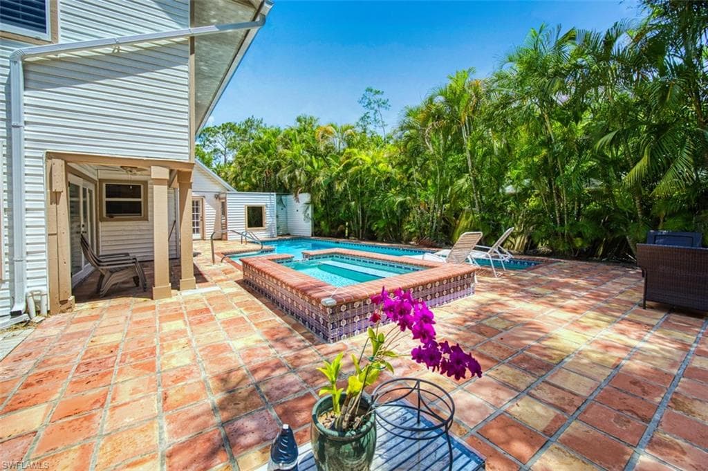2727 66th St SW, Naples, FL 34105-24