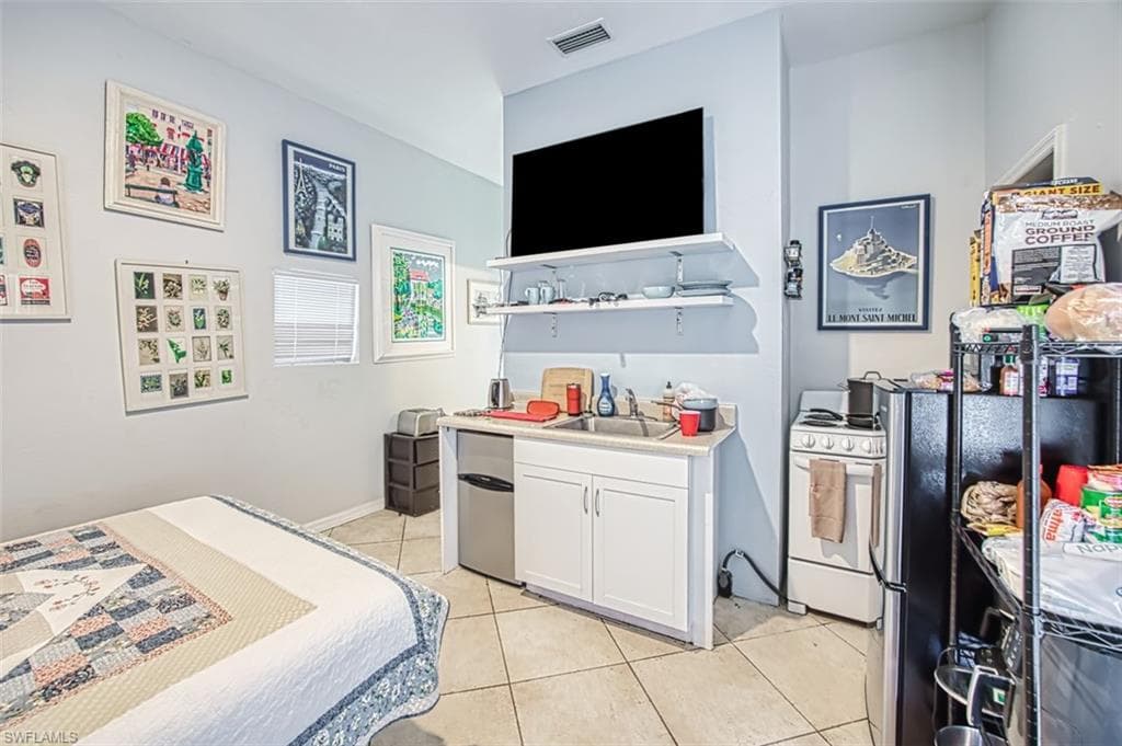 2727 66th St SW, Naples, FL 34105-44