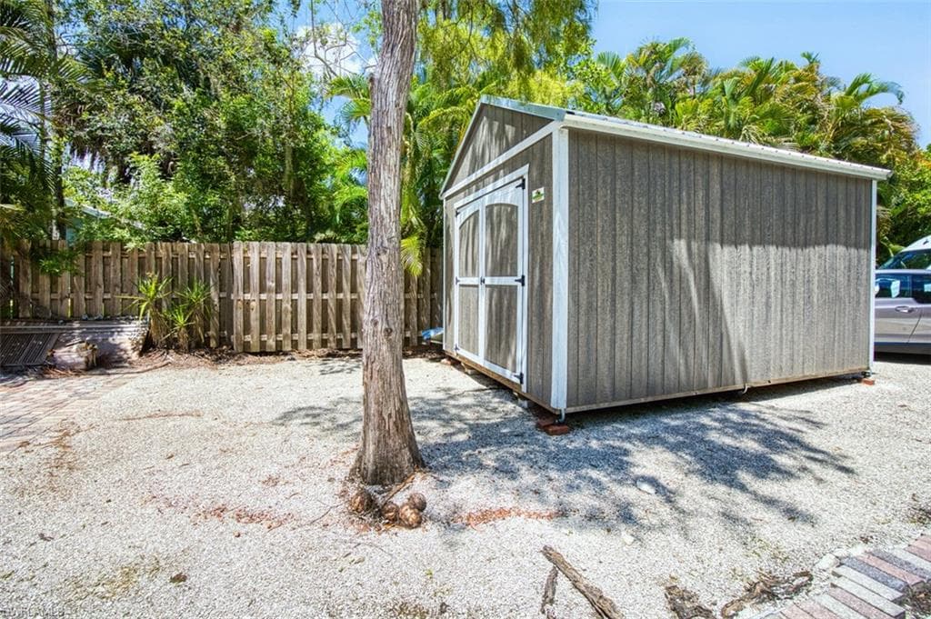 2727 66th St SW, Naples, FL 34105-48