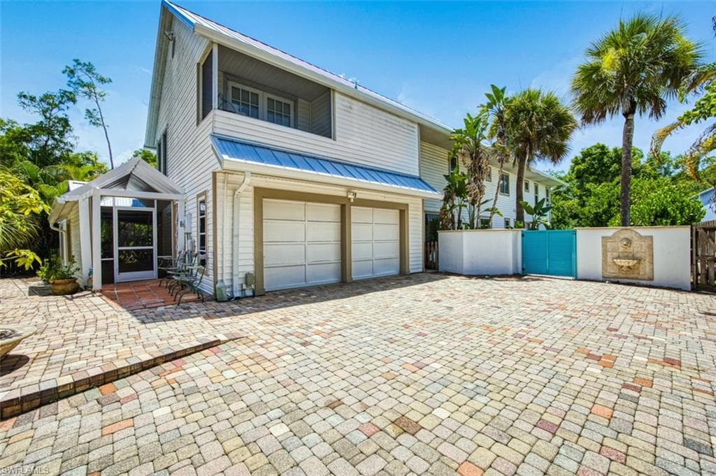2727 66th St SW, Naples, FL 34105-5