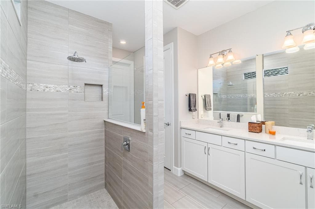 19604 Utopia Ln, Estero, FL 33928-9