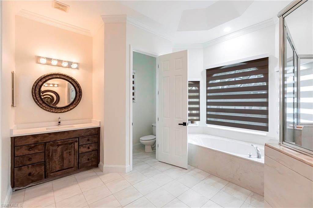 3223 4th Ave NE, Naples, FL 34120-26