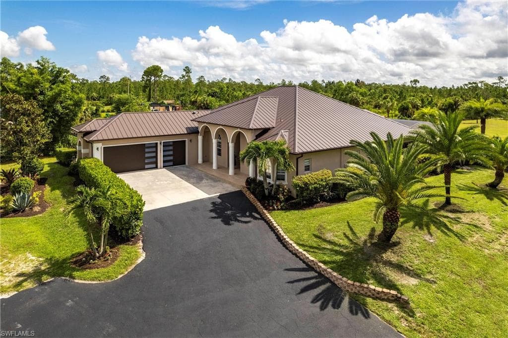 3223 4th Ave NE, Naples, FL 34120-2