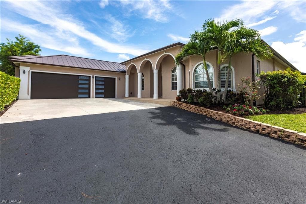 3223 4th Ave NE, Naples, FL 34120-3