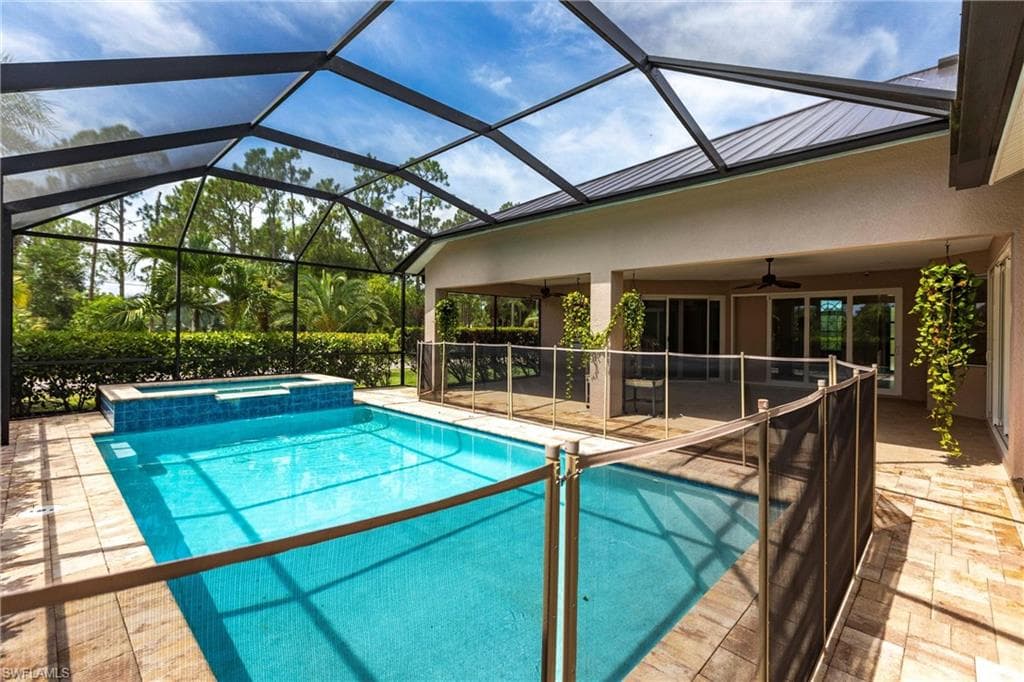 3223 4th Ave NE, Naples, FL 34120-40