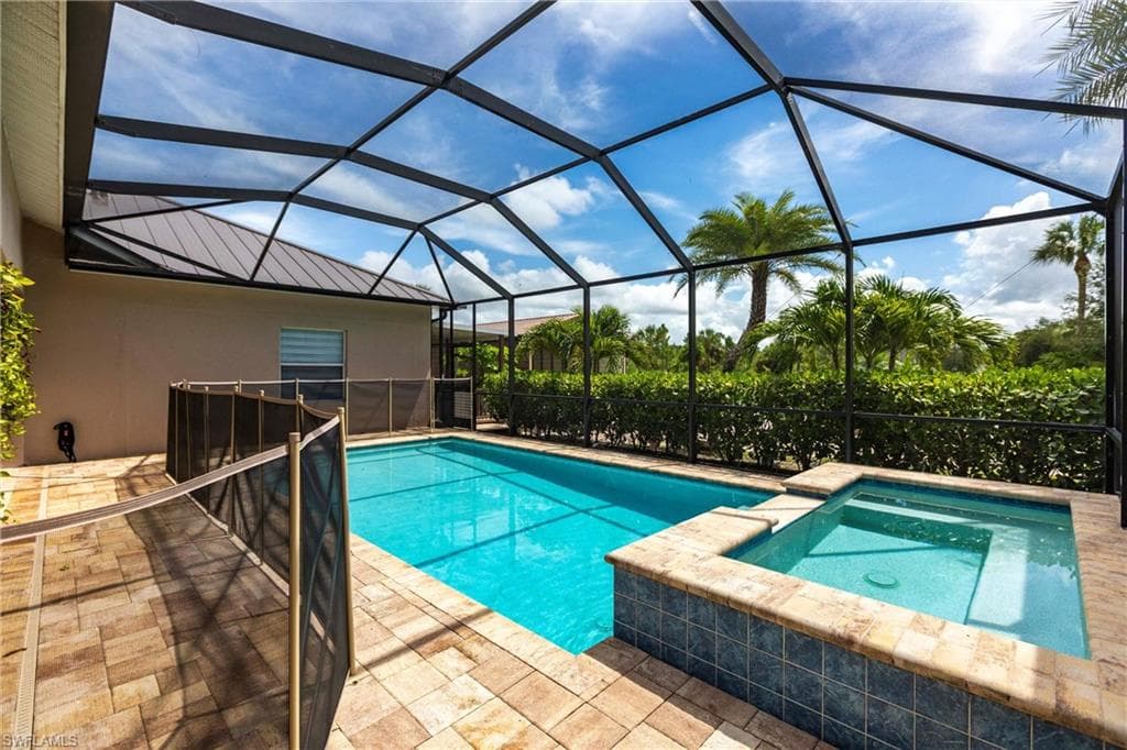 3223 4th Ave NE, Naples, FL 34120-41