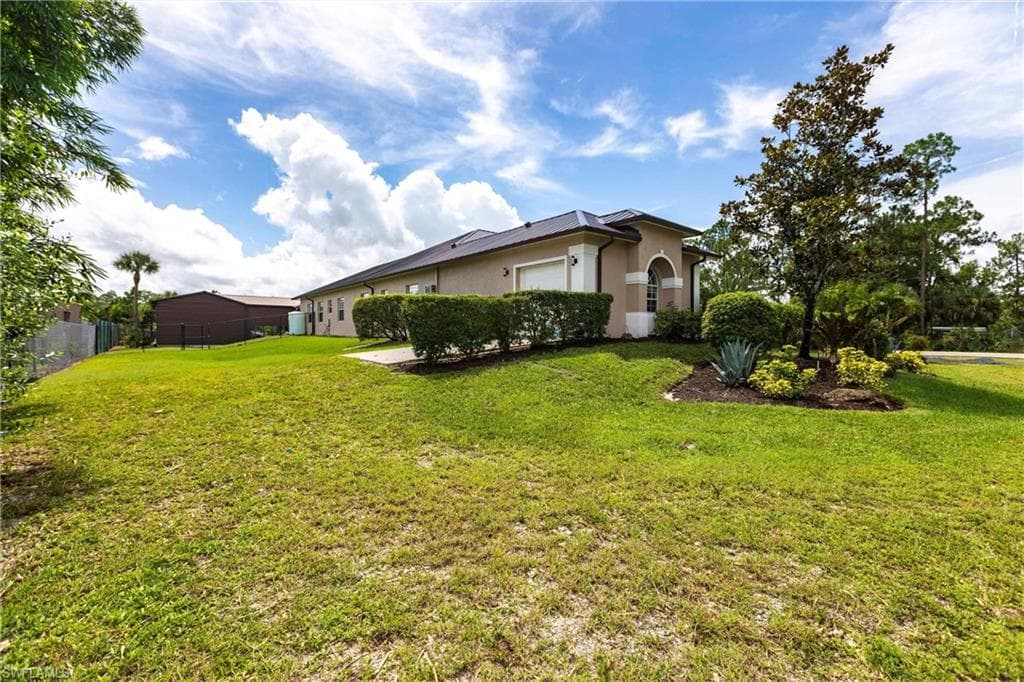 3223 4th Ave NE, Naples, FL 34120-45
