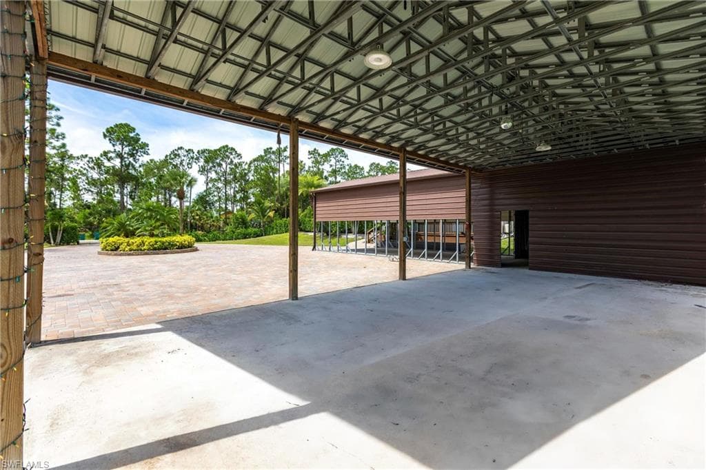 3223 4th Ave NE, Naples, FL 34120-46