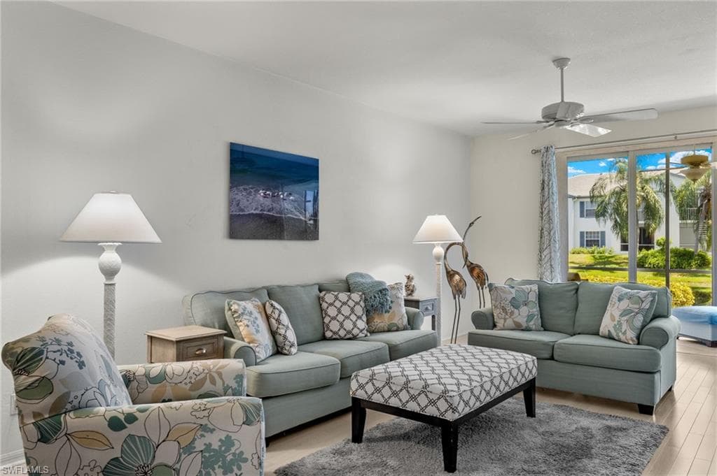 824 Tanbark Dr 104, Naples, FL 34108-3
