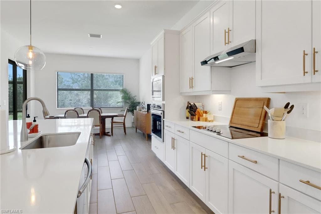 11035 Pebble Springs Run, Fort Myers, FL 33913-8