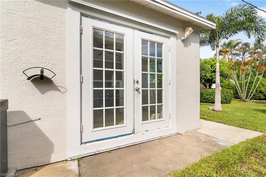 5309 Warren St, Naples, FL 34113-16