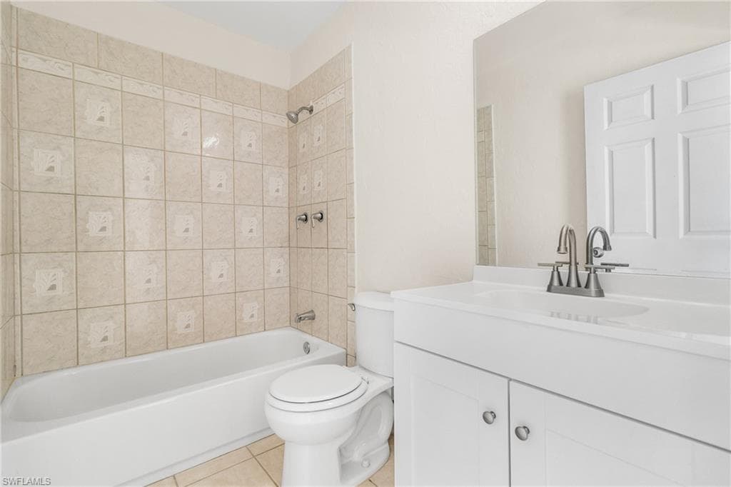 5309 Warren St, Naples, FL 34113-20
