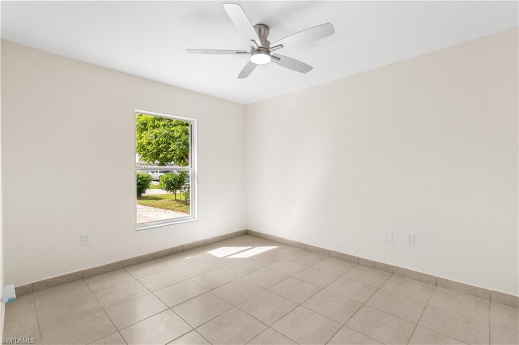 5309 Warren St, Naples, FL 34113-21