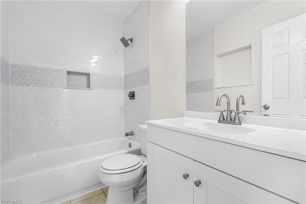 5309 Warren St, Naples, FL 34113-23