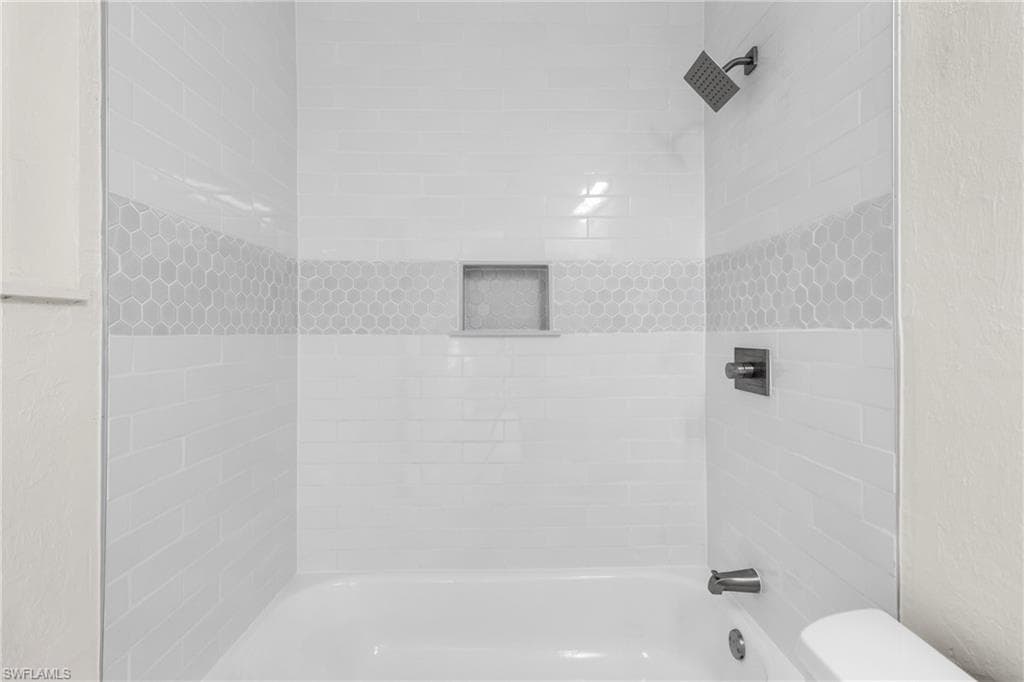 5309 Warren St, Naples, FL 34113-24