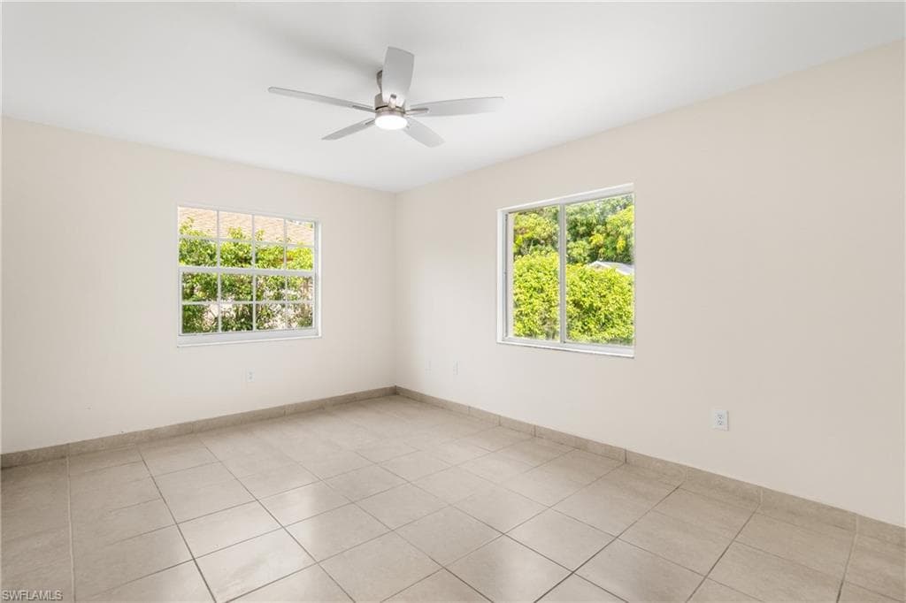 5309 Warren St, Naples, FL 34113-25