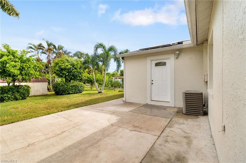 5309 Warren St, Naples, FL 34113-32