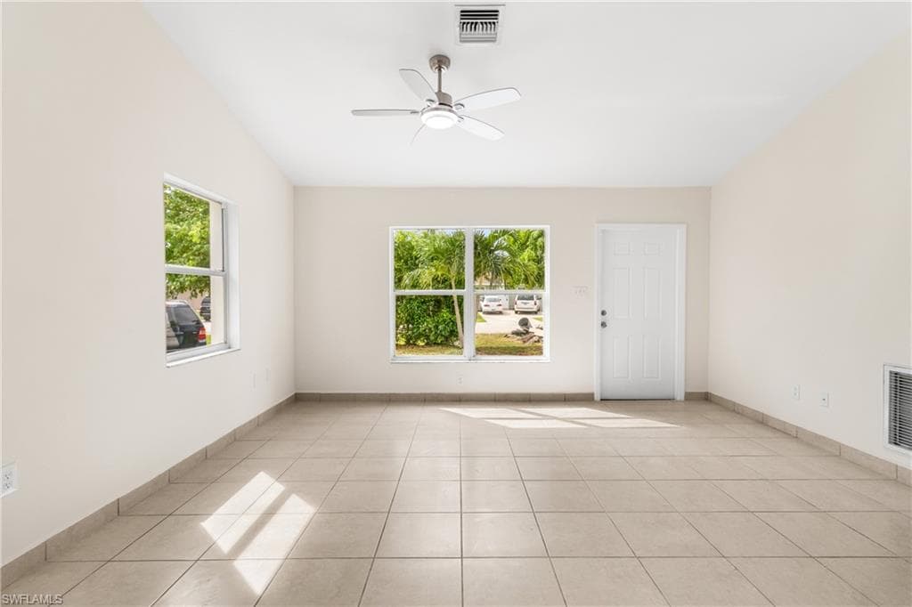 5309 Warren St, Naples, FL 34113-6