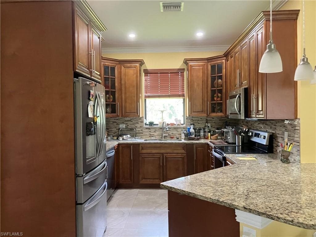 4060 6th Ave NE, Naples, FL 34120-3