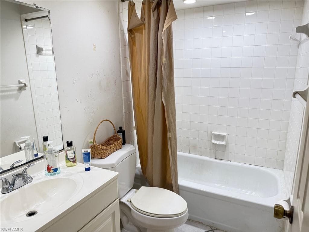 5809 Rattlesnake Hamm Rd 201, Naples, FL 34113-17
