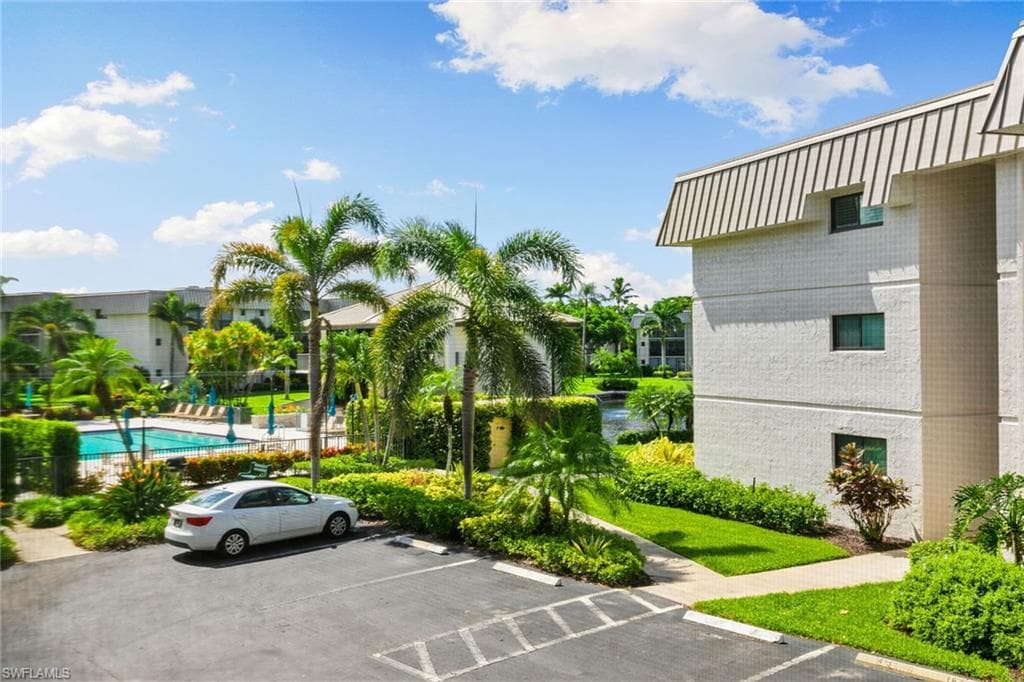 788 Park Shore Dr H20, Naples, FL 34103-17