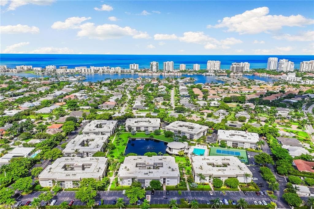788 Park Shore Dr H20, Naples, FL 34103-1