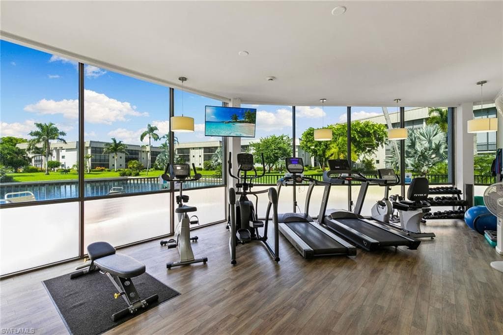 788 Park Shore Dr H20, Naples, FL 34103-22