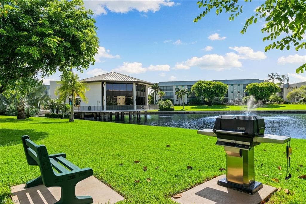 788 Park Shore Dr H20, Naples, FL 34103-25