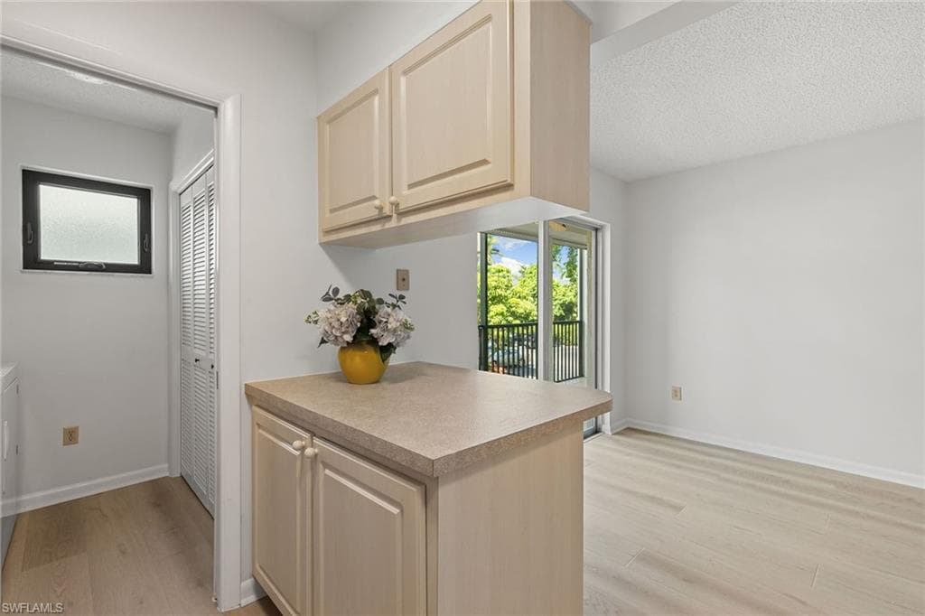 788 Park Shore Dr H20, Naples, FL 34103-33
