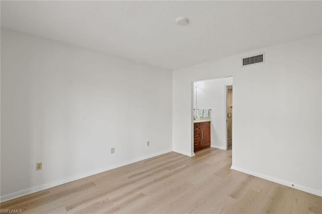 788 Park Shore Dr H20, Naples, FL 34103-34