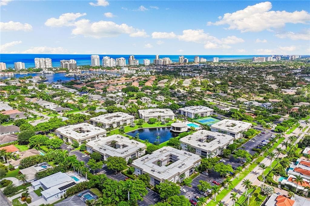 788 Park Shore Dr H20, Naples, FL 34103-37