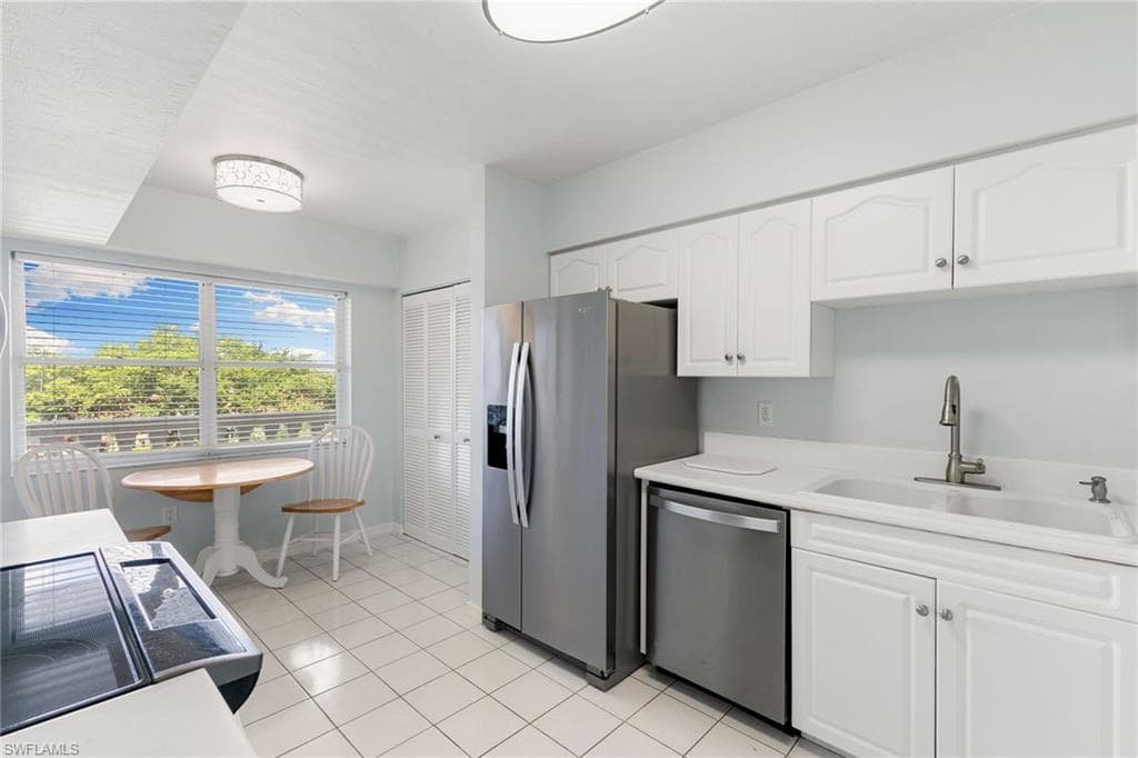5501 Heron Point Dr 303, Naples, FL 34108-15