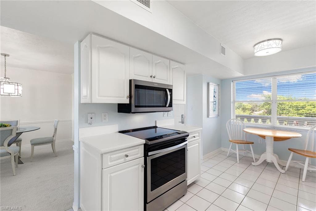5501 Heron Point Dr 303, Naples, FL 34108-17