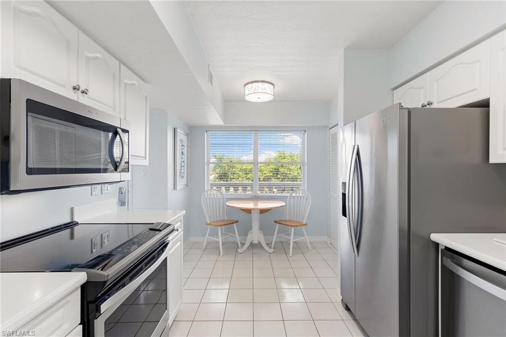 5501 Heron Point Dr 303, Naples, FL 34108-18