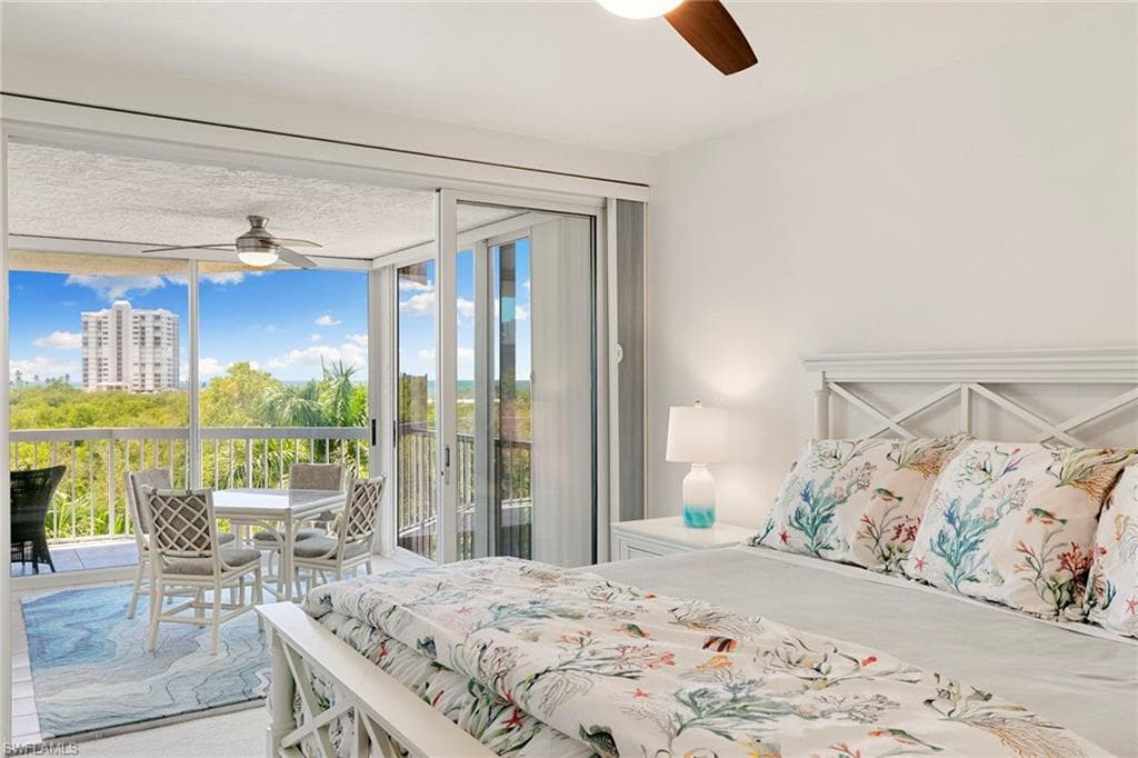5501 Heron Point Dr 303, Naples, FL 34108-21