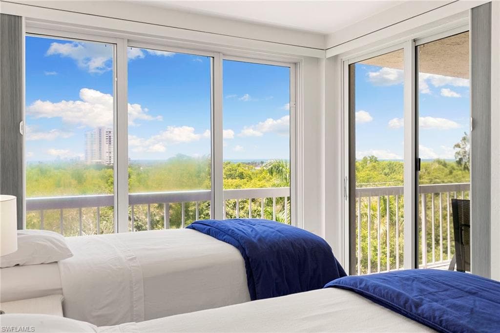 5501 Heron Point Dr 303, Naples, FL 34108-29