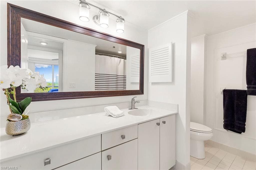 5501 Heron Point Dr 303, Naples, FL 34108-30