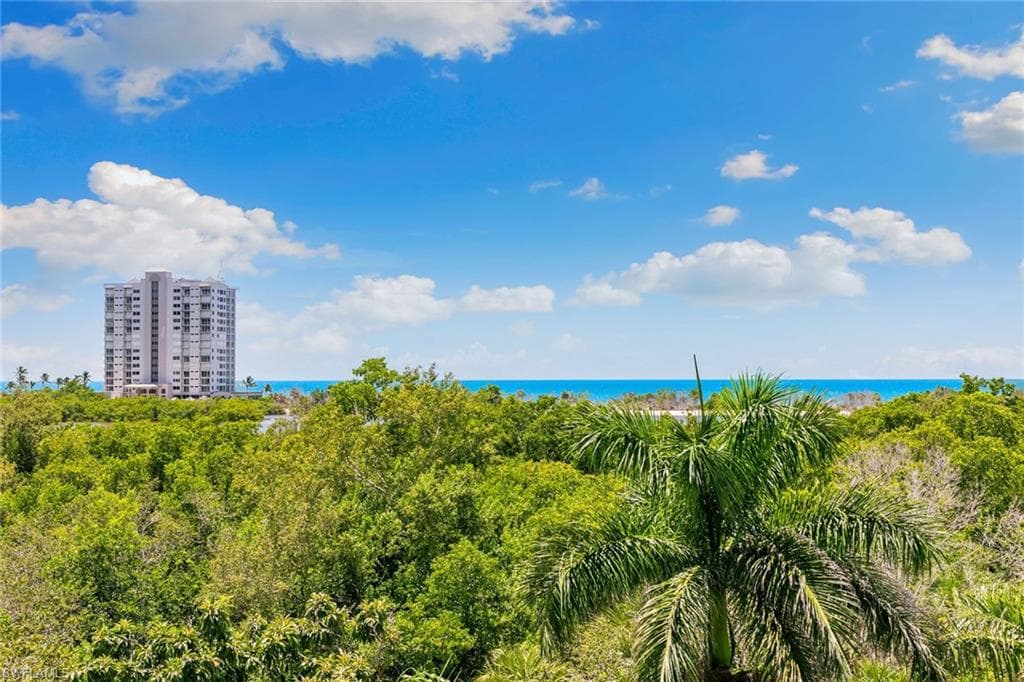 5501 Heron Point Dr 303, Naples, FL 34108-36