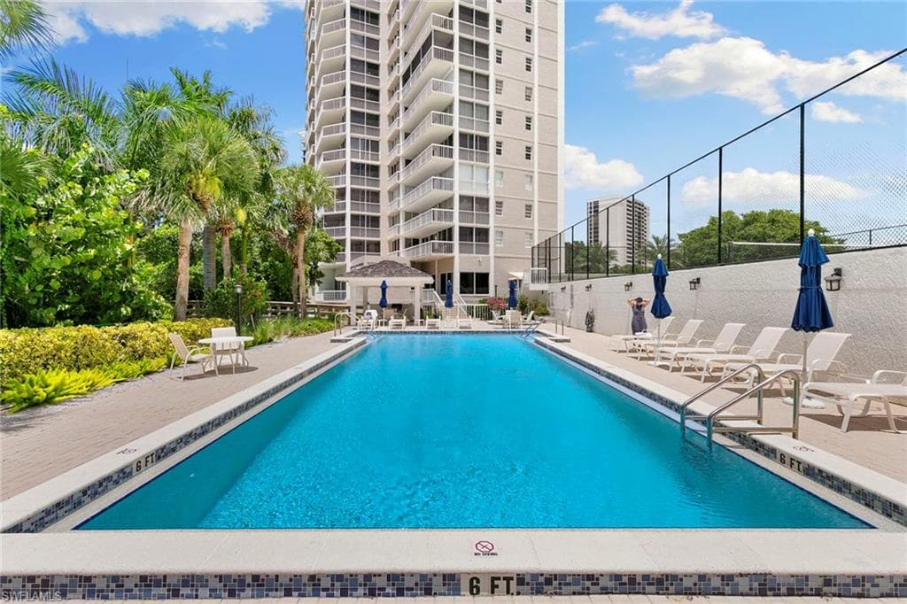 5501 Heron Point Dr 303, Naples, FL 34108-39