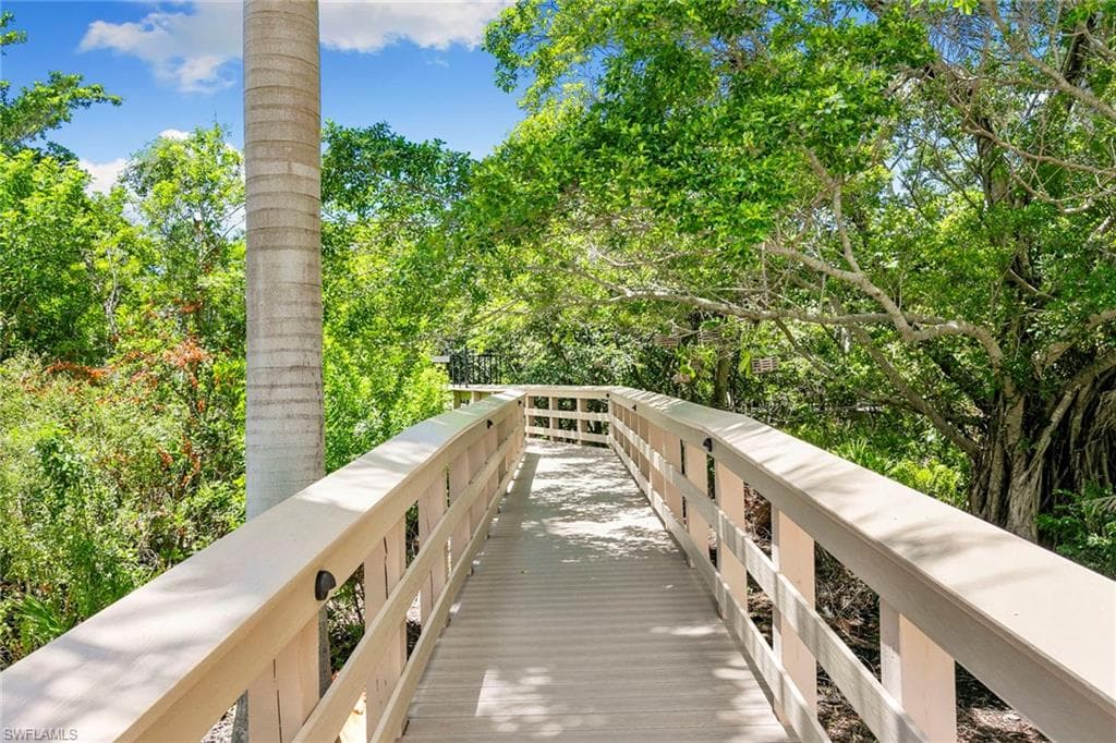 5501 Heron Point Dr 303, Naples, FL 34108-41