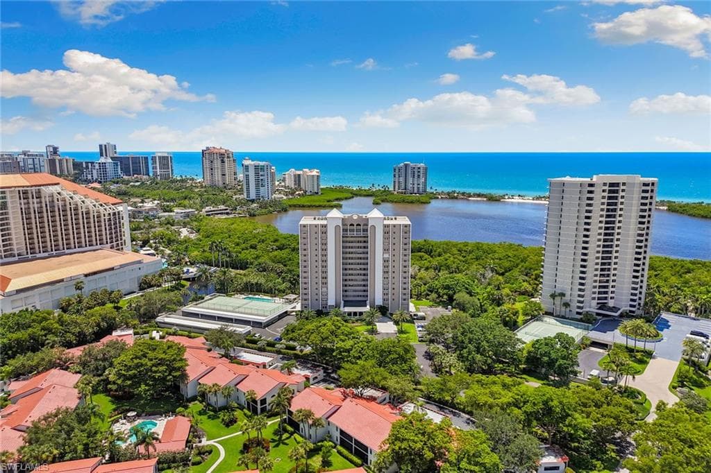 5501 Heron Point Dr 303, Naples, FL 34108-49
