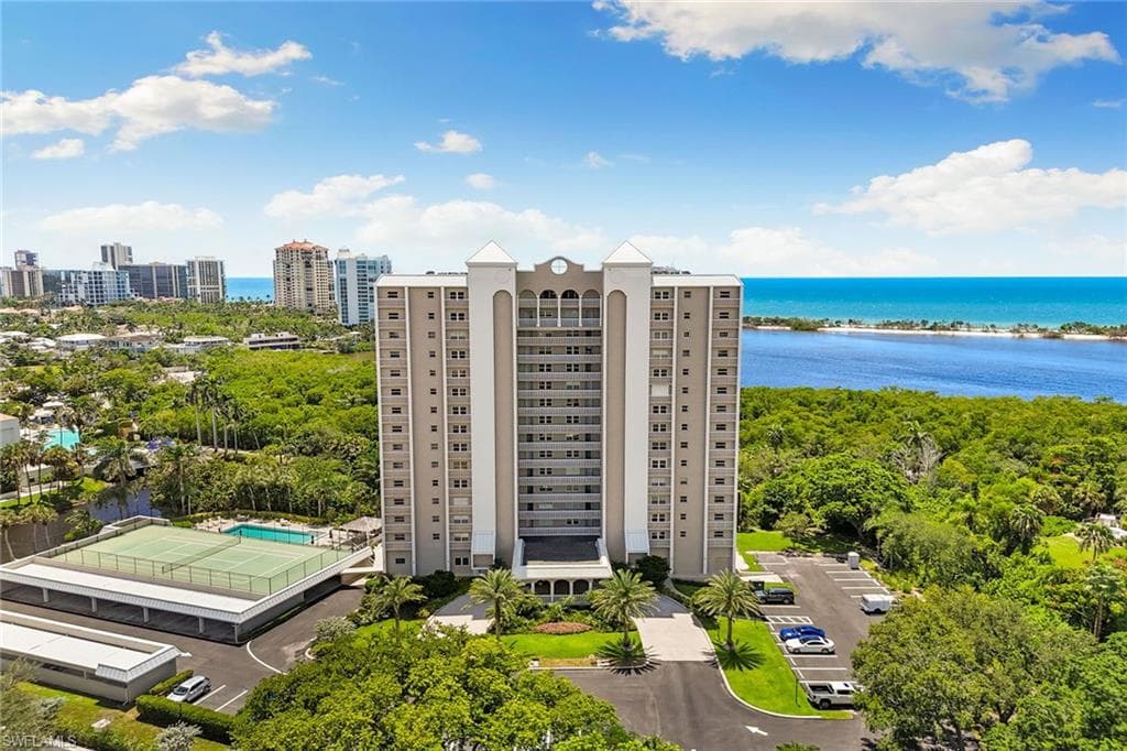 5501 Heron Point Dr 303, Naples, FL 34108-51