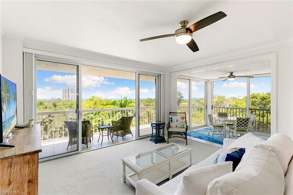 5501 Heron Point Dr 303, Naples, FL 34108-6